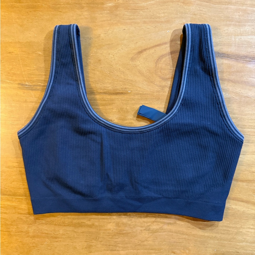 Nike Skims Seamless Ribbed Scoop Bra - Small Obsidian - Picture 3 of 6